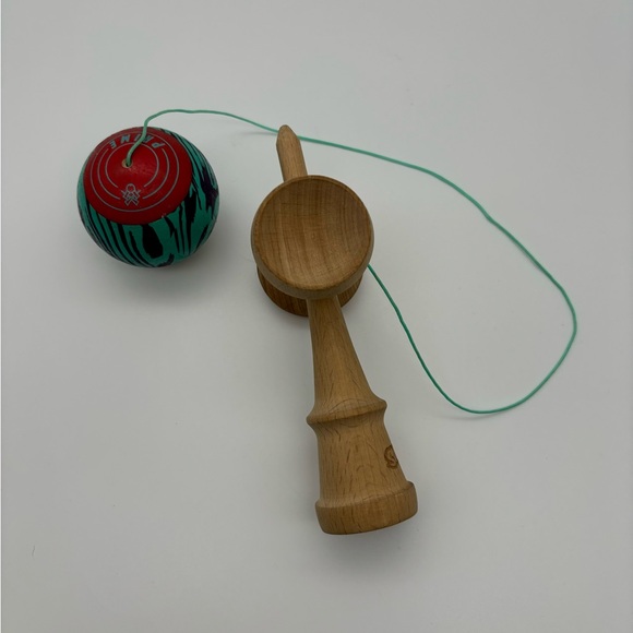 Sweets Kendamas Prime Laser Tag Skill Toy - Picture 2 of 6